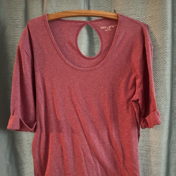 Women's bleu-gray XXL rosey pink top- round neck- cuff short sleeved preloved - Picture 5 of 7